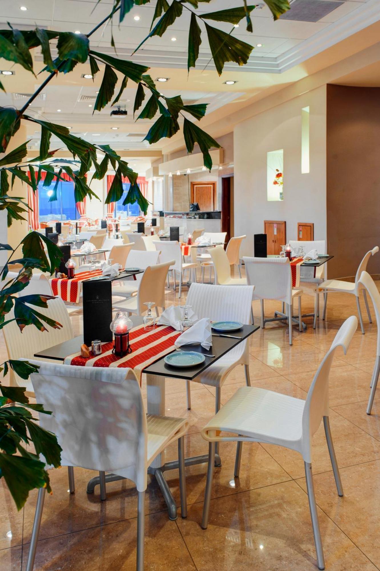 Paradise Bay Resort Mellieha Restaurant photo